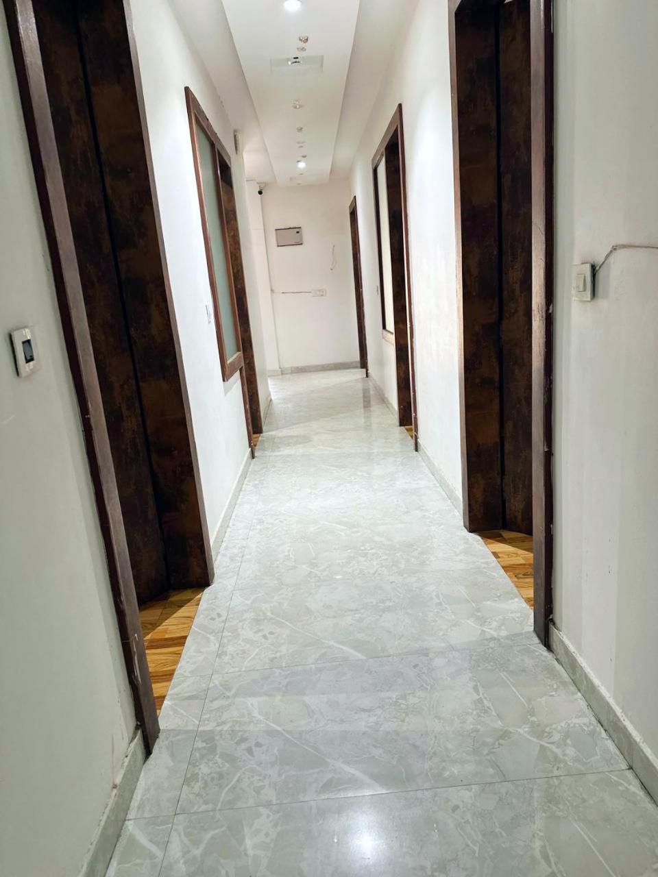 Laxmi Residency ! Nearby Prem Mandir & Isckon Temple